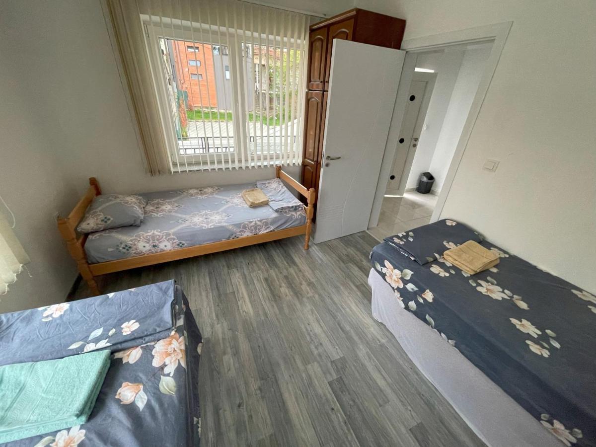 Got Prishtina Hostel Приштина Екстер'єр фото